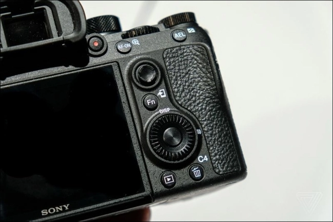 Quái vật full frame quay 4k tốc độ chụp 20fps sony a9