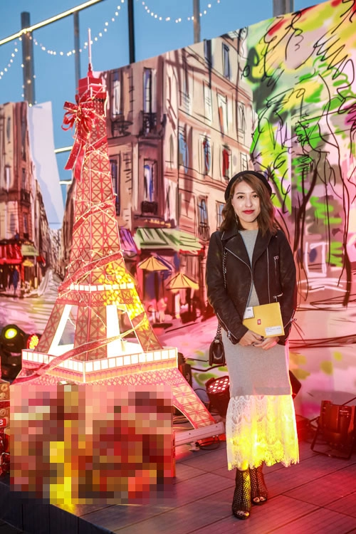 Chiều xuân mặc váy lệch vai khoe eo thon đáng ghen tị