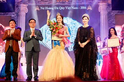 Có hoa hậu nào được mời làm trưởng ban giám khảo