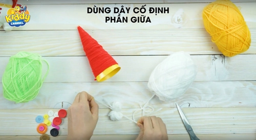 Dù không khéo tay mẹ vẫn có thể tự làm quà cho bé