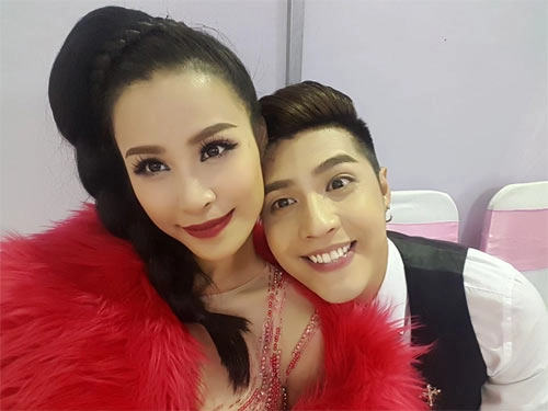 Jennifer phạm khoe bụng bầu trước ngày lâm bồn