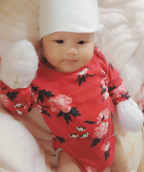 Jennifer phạm khoe bụng bầu trước ngày lâm bồn