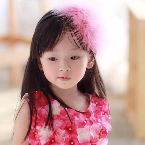 Bé gái việt lai tây siêu đáng yêu