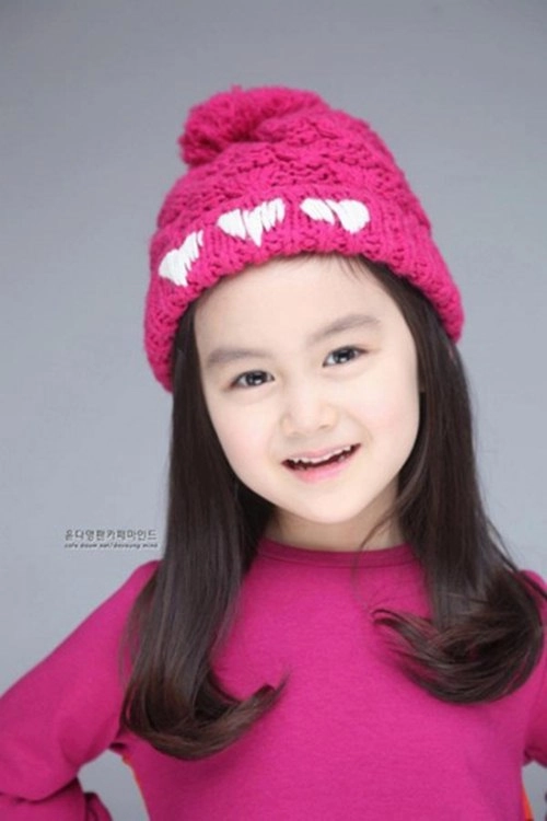 Bé gái việt lai tây siêu đáng yêu