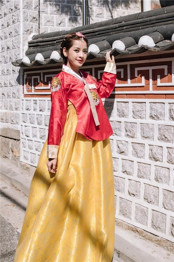 Khi các người đẹp chi pu mâu thủy angela phương trinh diện hanbok
