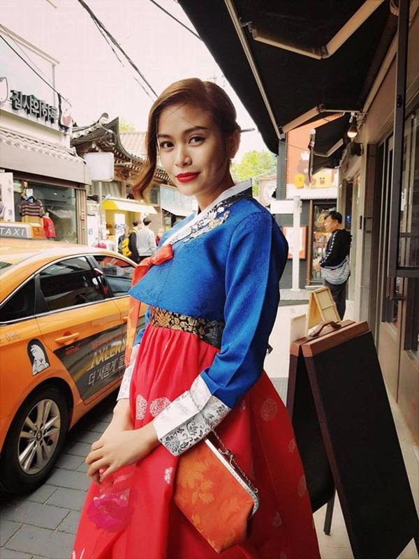 Khi các người đẹp chi pu mâu thủy angela phương trinh diện hanbok