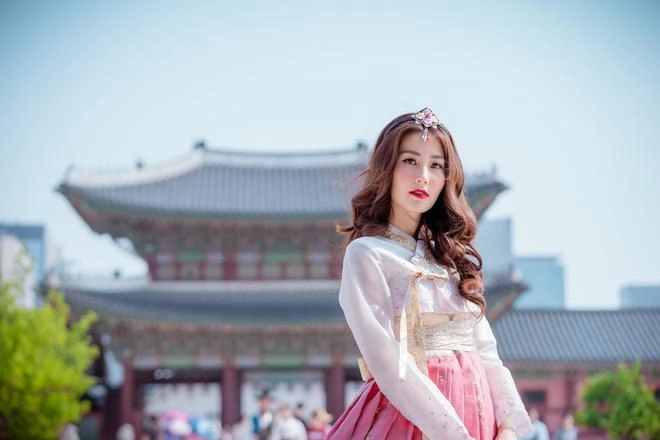 Khi các người đẹp chi pu mâu thủy angela phương trinh diện hanbok