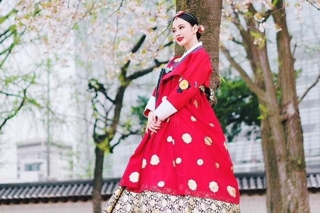 Khi các người đẹp chi pu mâu thủy angela phương trinh diện hanbok