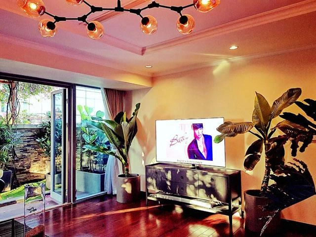 Nathan lee còn khéo chăm được cả khu vườn trên không tuyệt đẹp