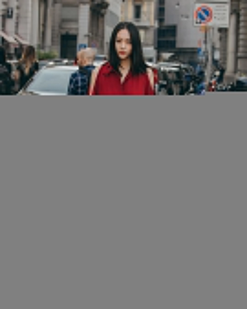 Krystal 'đốt cháy' Tuần lễ thời trang Milan với váy đỏ rực hình ảnh 1 Tuân lê thơi trang milan vơi vay đo rực