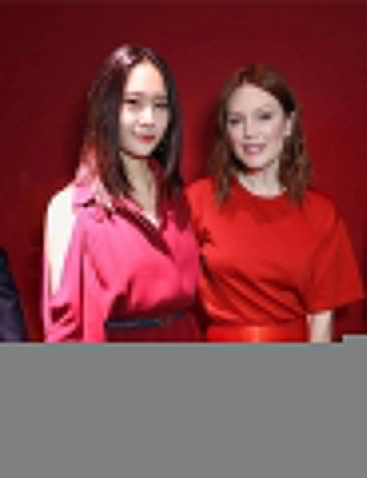 Krystal 'đốt cháy' Tuần lễ thời trang Milan với váy đỏ rực hình ảnh 7 Tuân lê thơi trang milan vơi vay đo rực
