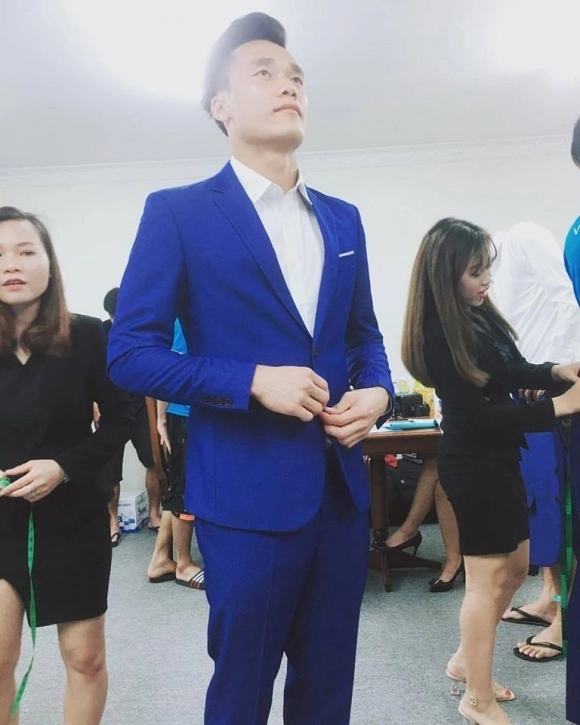 U23 mặc vest ai cũng ra dáng nam thần