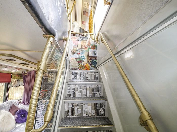 Cùng tham quan xe bus khách sạn 2 tầng kiểu harry potter độc đáo
