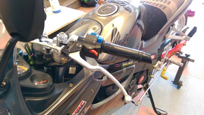 Honda cbr 150 đời cũ phiên bản độ kiểng chơi tết cực đẹp của biker sài gòn