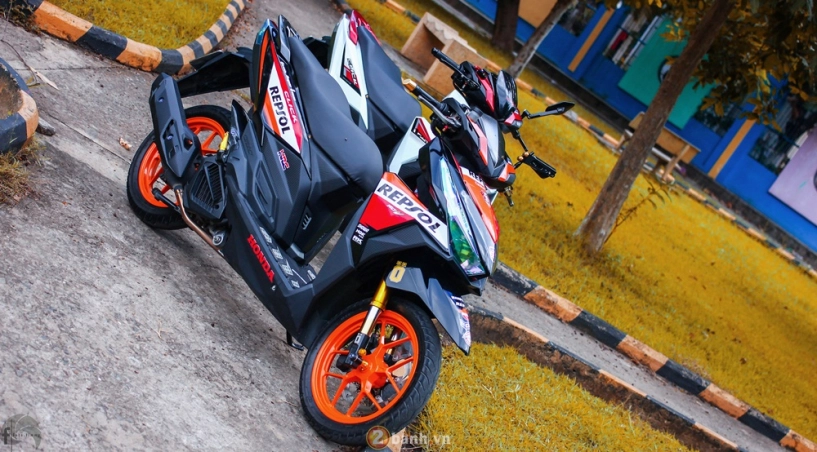 Mini scooter click 125i chất chơi với phong cách repsol mm93