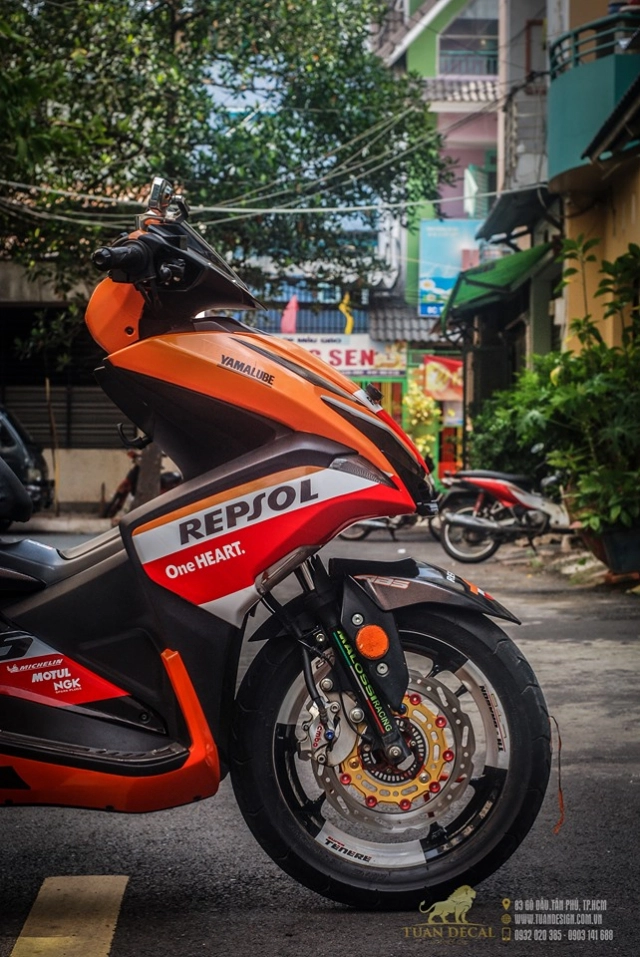 Yamaha nvx 155 độ phong cách repsol ấn tượng với bộ giảm xóc đơn