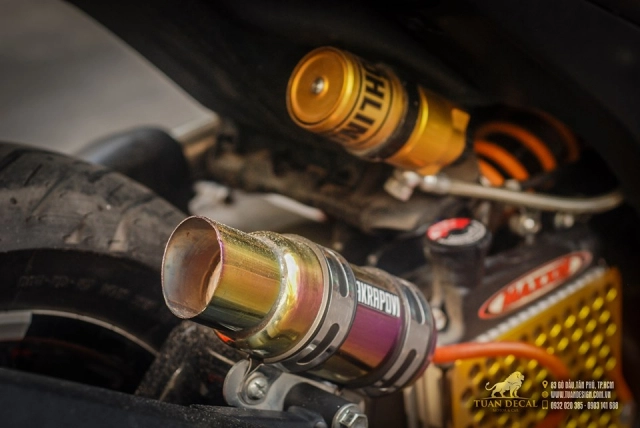 Yamaha nvx 155 độ phong cách repsol ấn tượng với bộ giảm xóc đơn