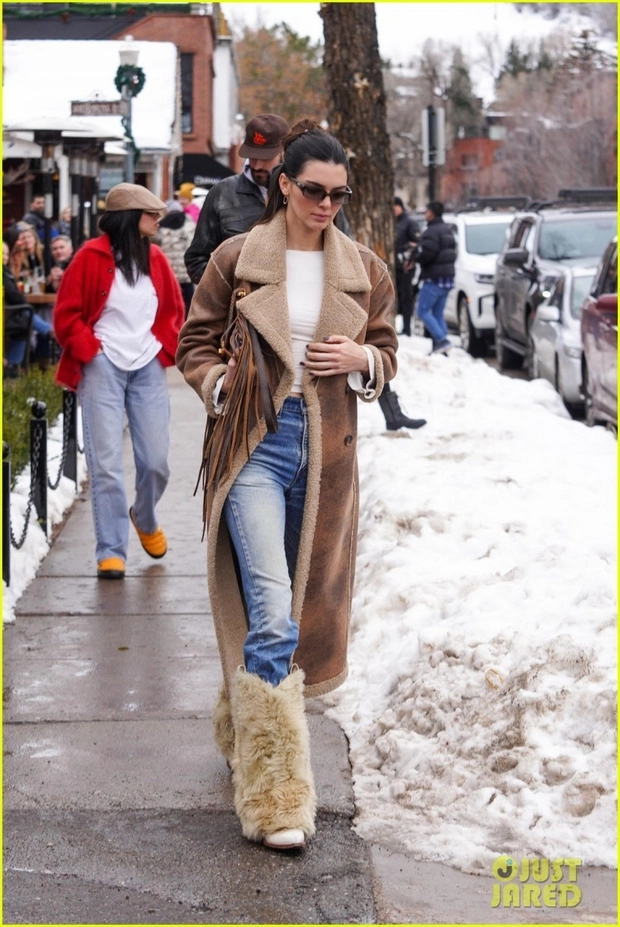 Kendall jenner khoe dáng chuẩn fashionista trên nền tuyết