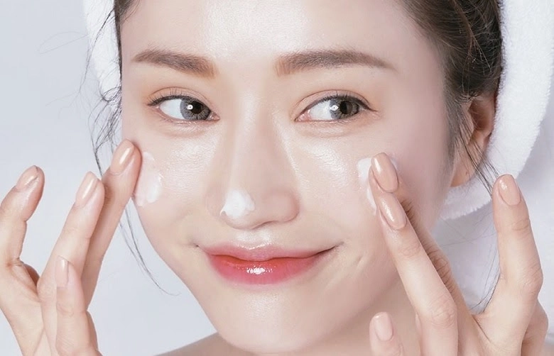 Các bước skincare để có làn da đẹp như hòa minzy