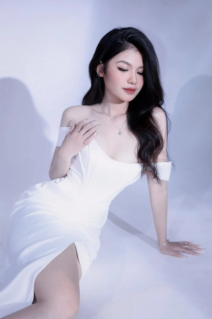 Hot girl ê đê cao 1m7 là bông hoa xinh đẹp của núi rừng