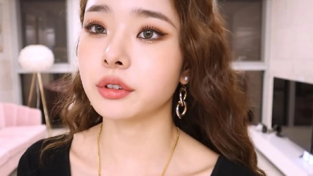 Jang won young đổi style trông giống hệt song ji a địa ngục độc thân