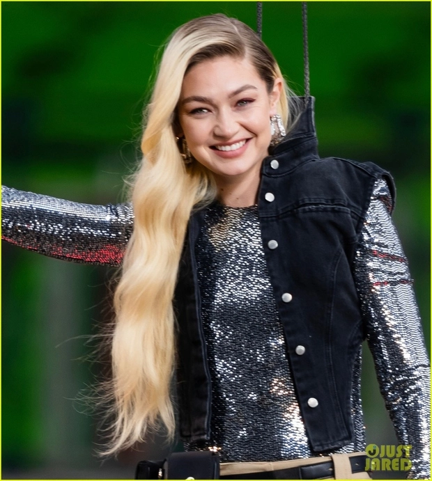 Siêu mẫu gigi hadid tái xuất