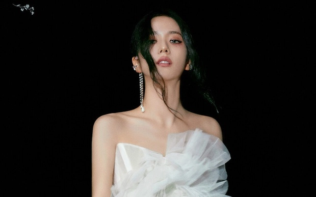 Jisoo đẹp mê hồn trong teaser flower