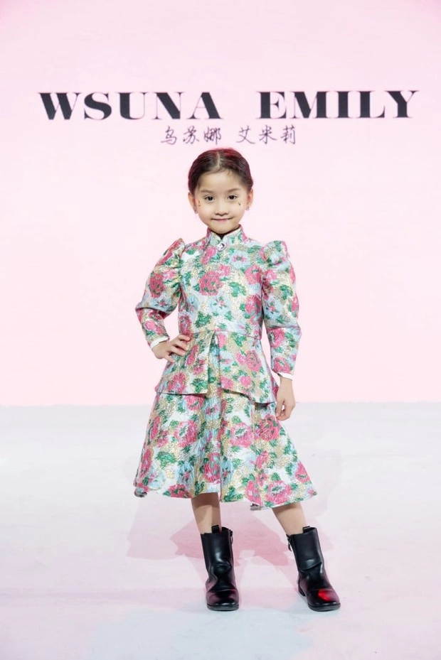 Emily nhã uyên đoạt giải tại shanghai international kids fashion week