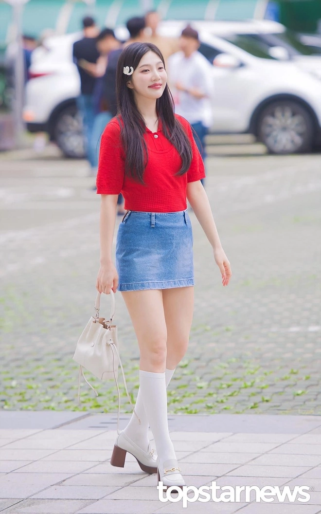 Outfit đi làm bất ổn của joy red velvet