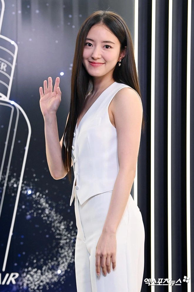 Yoona khoe visual hot hòn họt tại sự kiện của estee lauder