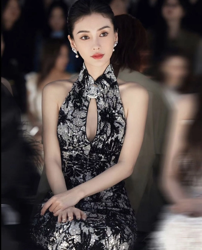 Angelababy chiếm hết spotlight của đàn em khi dự chung sự kiện