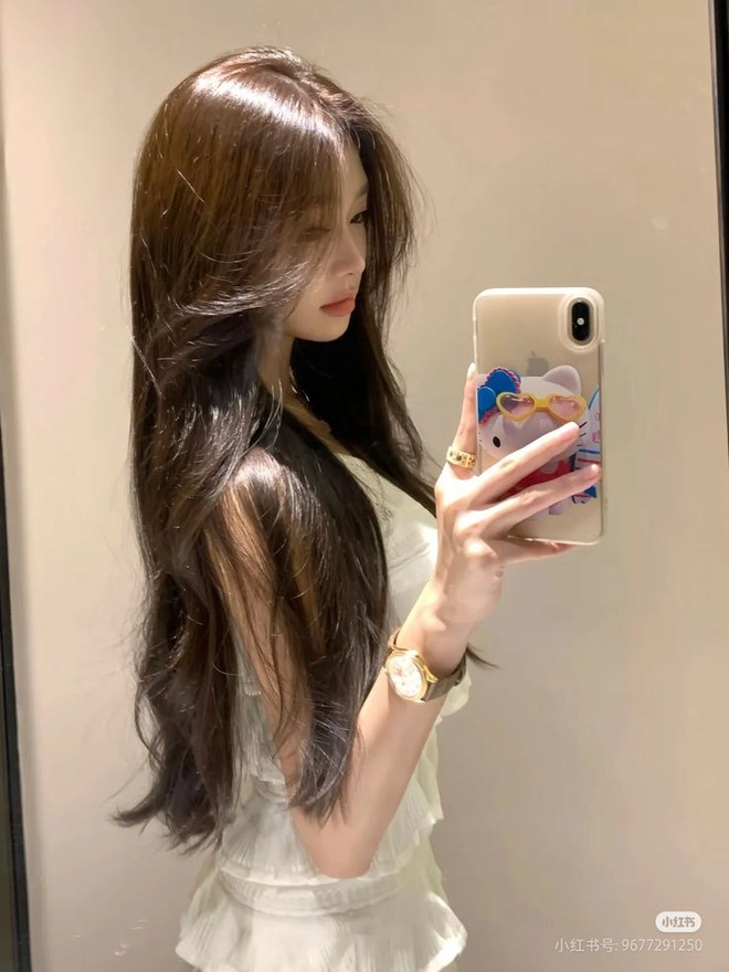Hoa hậu mai phương thúy đu đỉnh bạc cả đầu