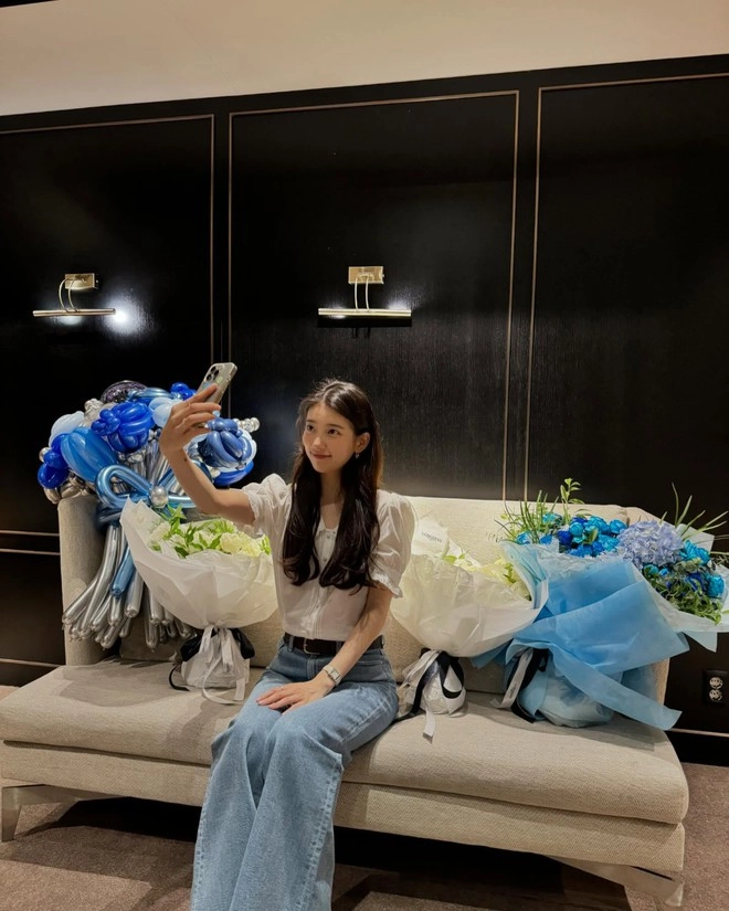 Cứ mix quần jeans theo 4 công thức này, đảm bảo bạn sẽ có outfit đẹp bất bại như loạt sao Hàn - Việt- Ảnh 16. 4 công thức mix quần jeans chuẩn chỉnh như ngôi sao thời trang