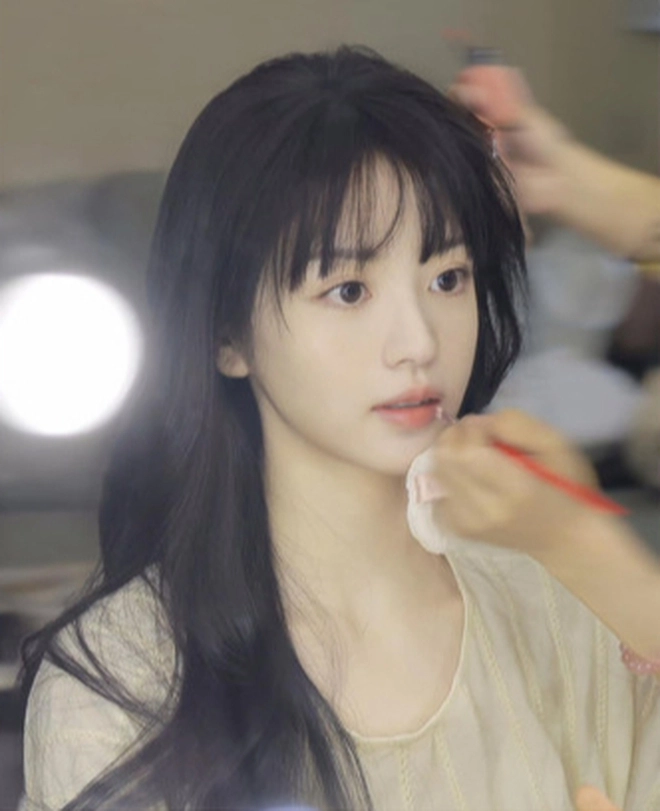 Công chúa đẹp nhất Trung Quốc hiện tại gây khó hiểu khi so ảnh mặt mộc với mặt makeup- Ảnh 14. Điền hi vi chứng minh đẳng cấp nhan sắc