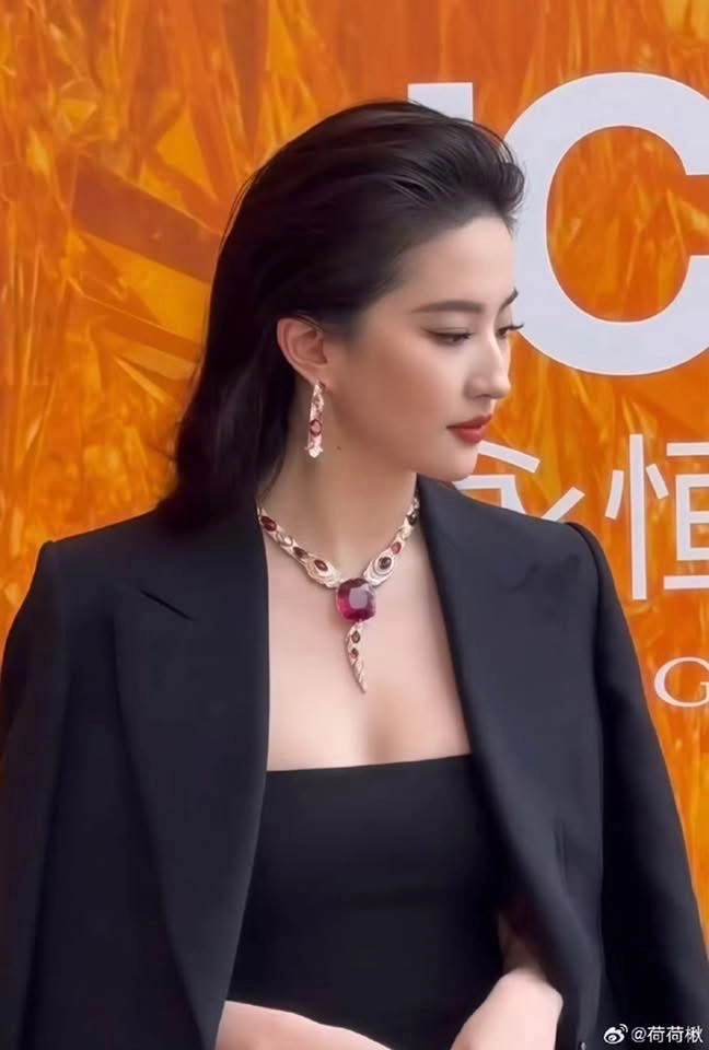 Lưu diệc phi đã ghi điểm hoàn toàn tại sự kiện công chiếu phim