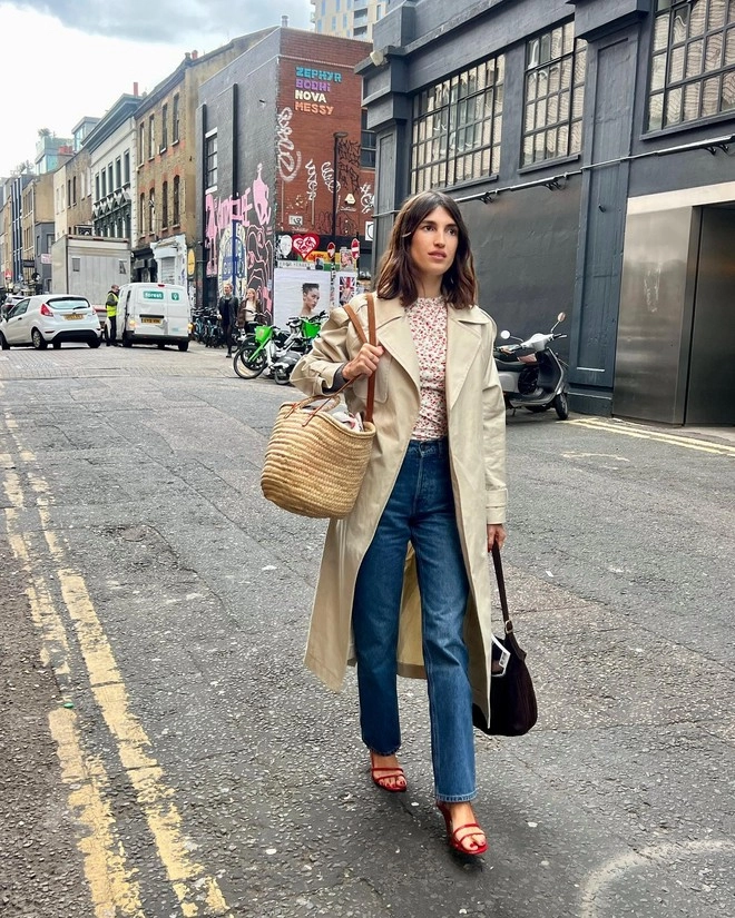 Quý cô 33 tuổi là biểu tượng phong cách thời trang Pháp, mặc quần jeans ngẫu hứng thôi cũng đẹp mê- Ảnh 8. Ngắm biểu tượng phong cách thời trang của nước pháp