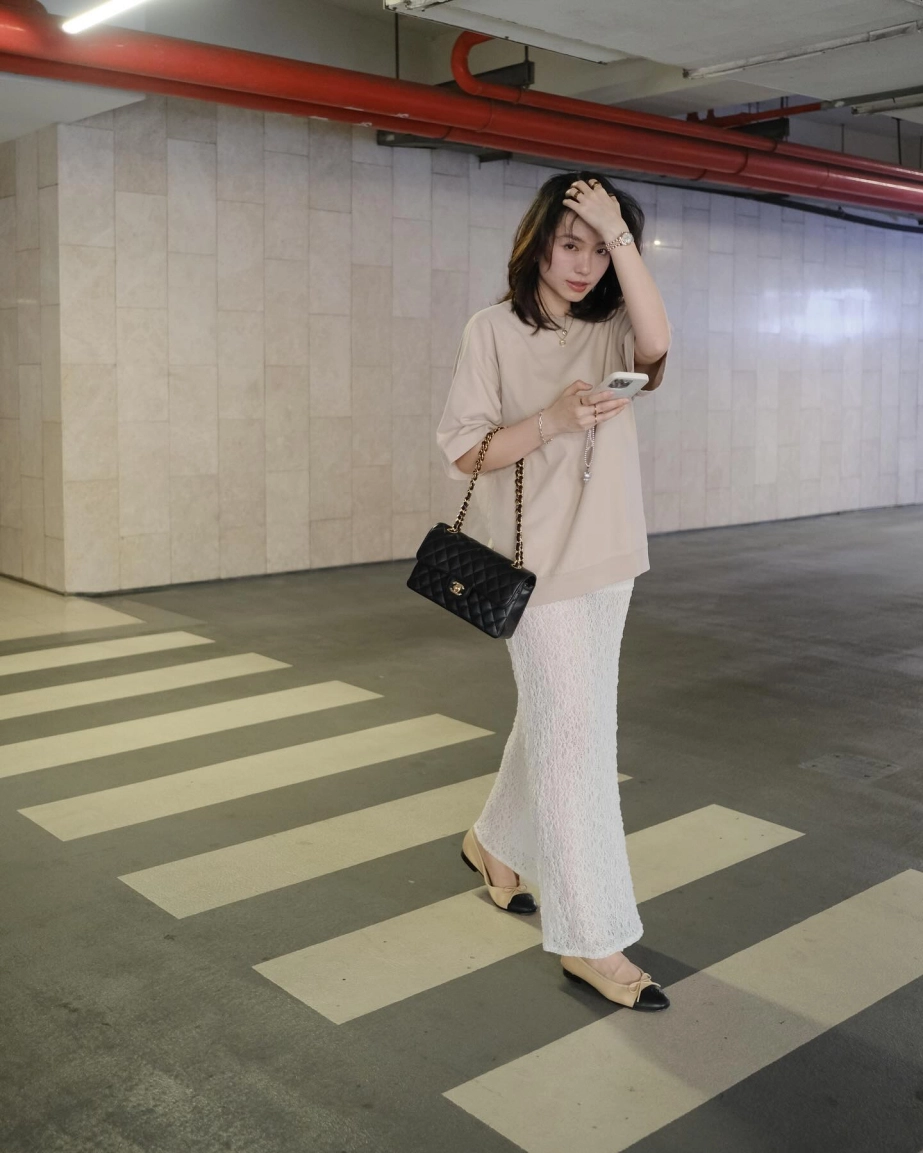 Lê Hà Trúc mặc đồ màu trung tính đẹp quá đáng: Vừa trẻ vừa sang, không điểm nào chê- Ảnh 9. Diện đồ màu trung tính đẹp như lê hà trúc