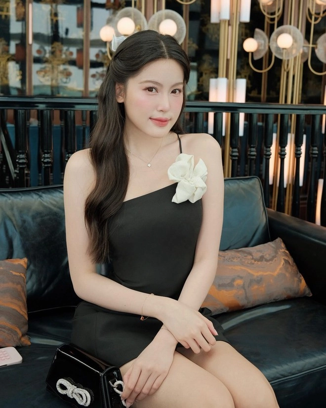 Bạn gái HIEUTHUHAI đổi style, dân tình đua nhau nhắc lại drama cũ- Ảnh 10. Hình ảnh mới lạ hiếm thấy của babyboo