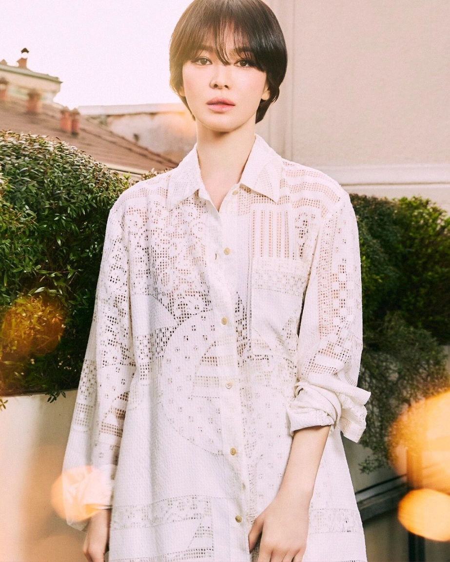 Song Hye Kyo quyết đổi hình tượng đến cùng- Ảnh 5. Song hye kyo lại tiếp tục trình làng một giao diện mới