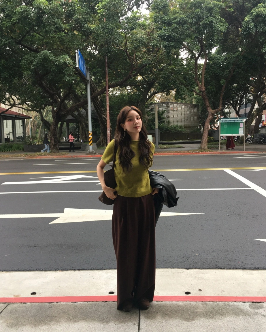 5 món thời trang trẻ trung cho chị em vào thu 2025