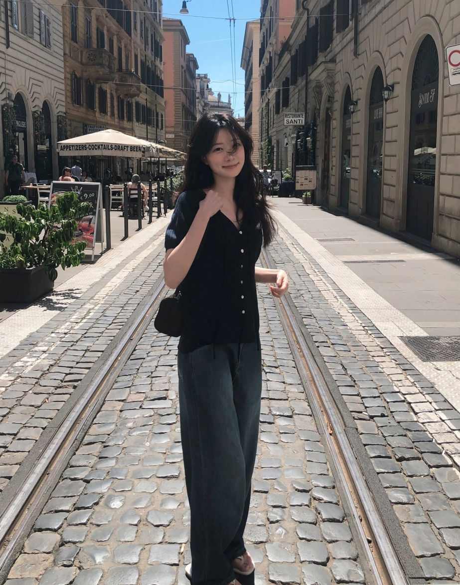 5 món thời trang trẻ trung cho chị em vào thu 2025