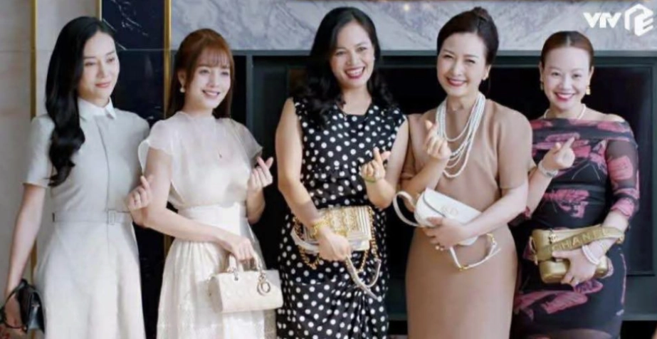 Hội phú bà của phương oanh bị chê kém sang