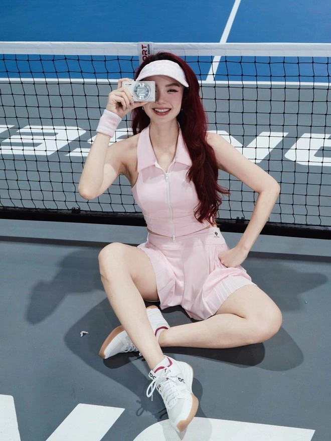 Ngắm loạt ảnh minh hằng ra sân pickleball