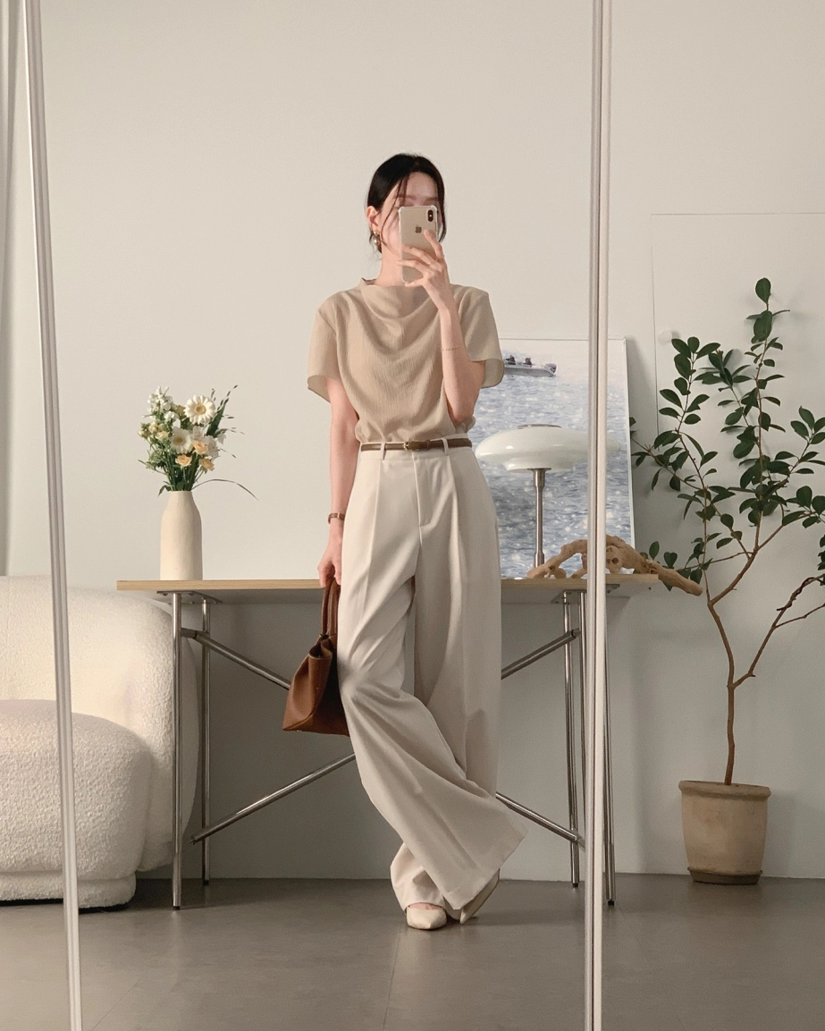 Sắm ngay 5 mẫu áo công sở đẹp hoàn hảo cho nàng genz