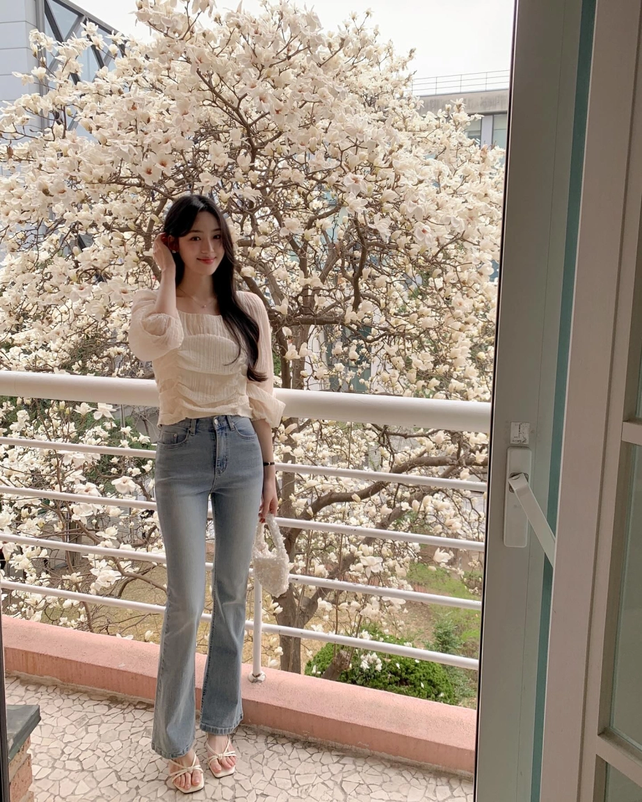 4 món thời trang ôm dáng nữ tính trẻ trung cho phái đẹp