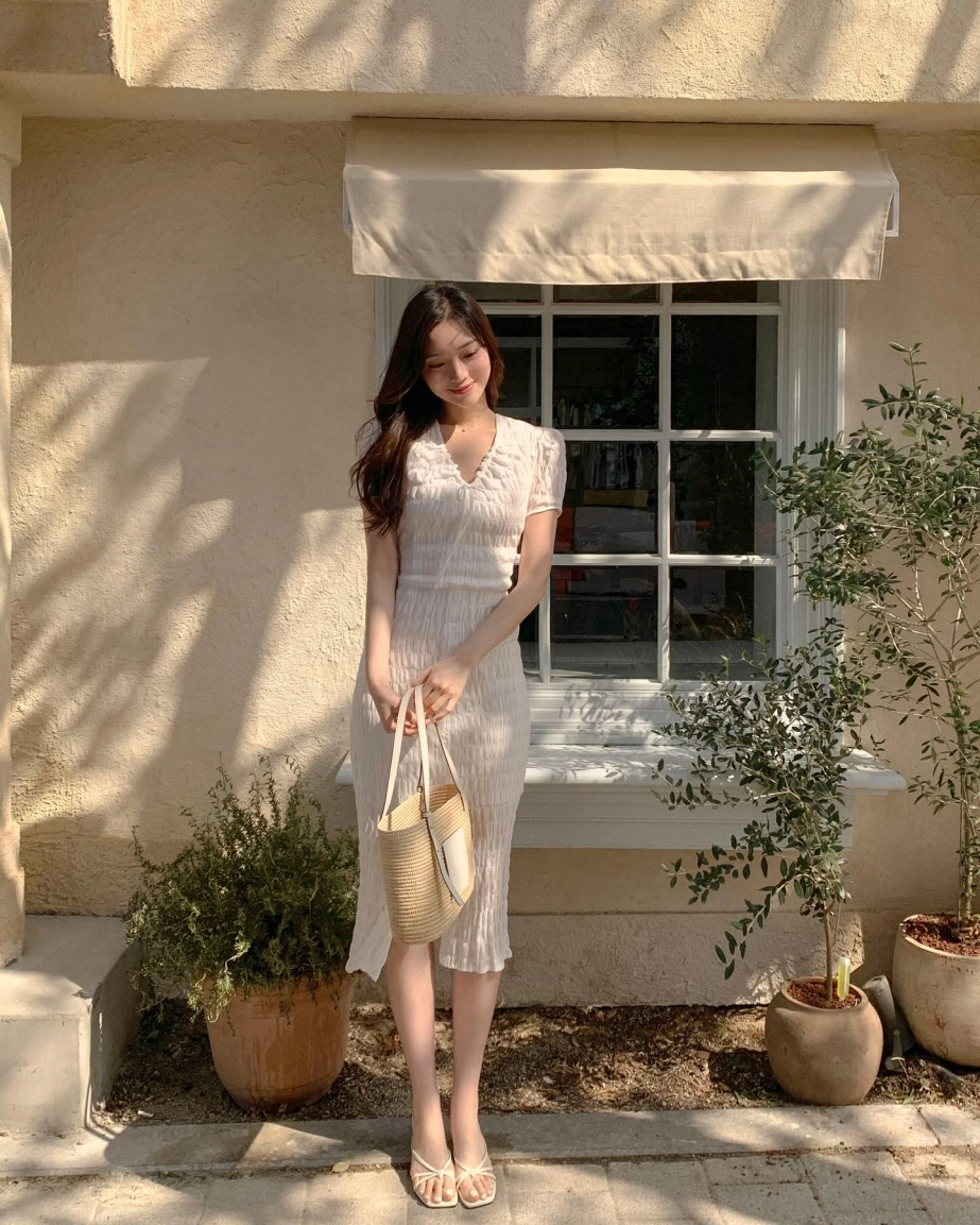 4 món thời trang ôm dáng nữ tính trẻ trung cho phái đẹp