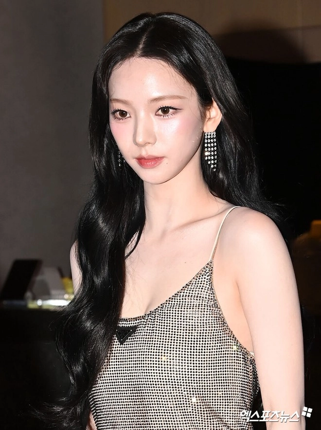 Nữ thần karina diện thời trang gây tranh cãi