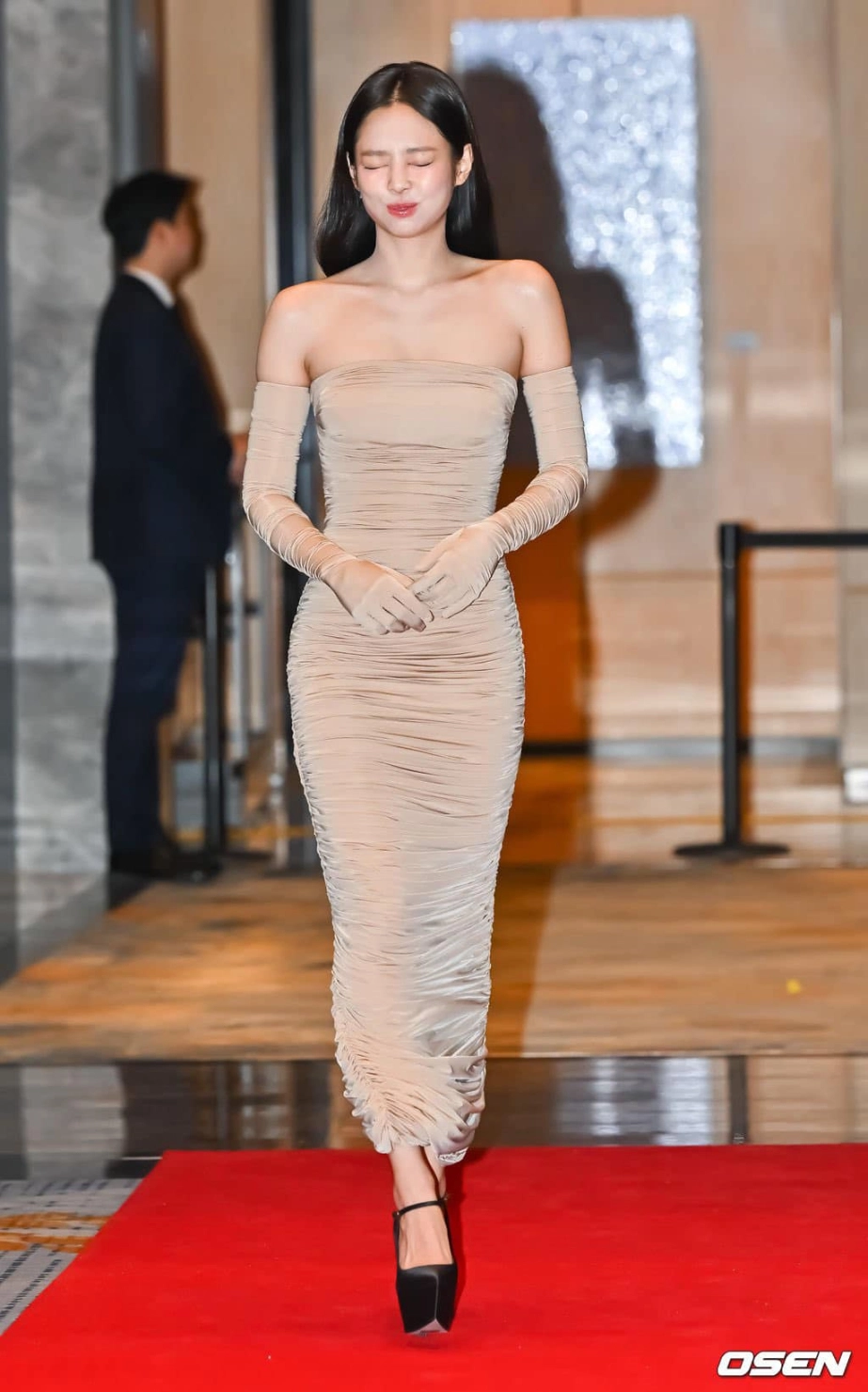 Jennie được khen giữa bê bối tiệc từ thiện: Style và EQ điểm 10!- Ảnh 1. Style và eq điểm 10 của jennie giữa bê bối từ thiện
