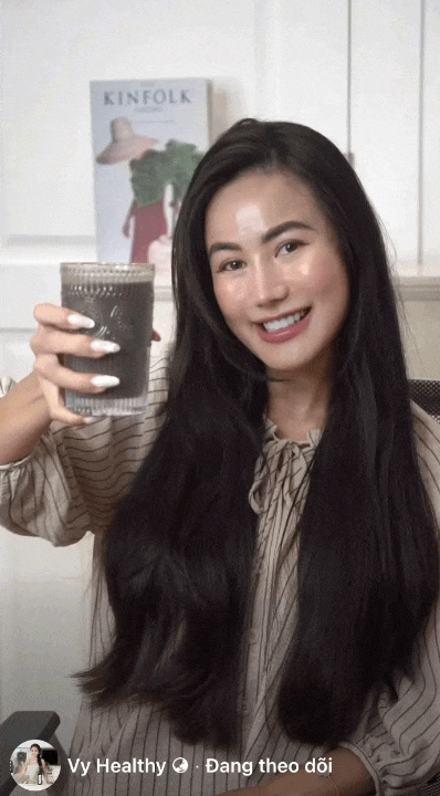 Uống cốc nước màu đen mỗi sáng để chân tóc chắc khỏe và tăng độ phồng